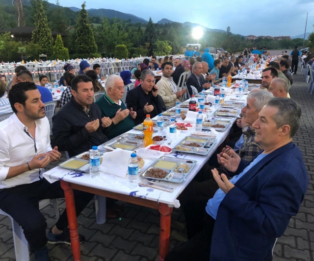 Çanakçı Ailesinin iftarında buluştular