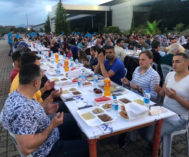 Çanakçı Ailesinin iftarında buluştular