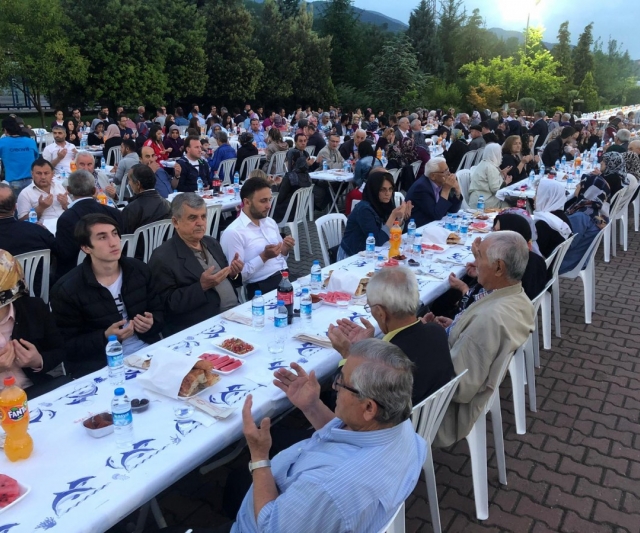 Çanakçı Ailesinin iftarında buluştular