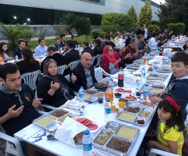 Çanakçı Ailesinin iftarında buluştular