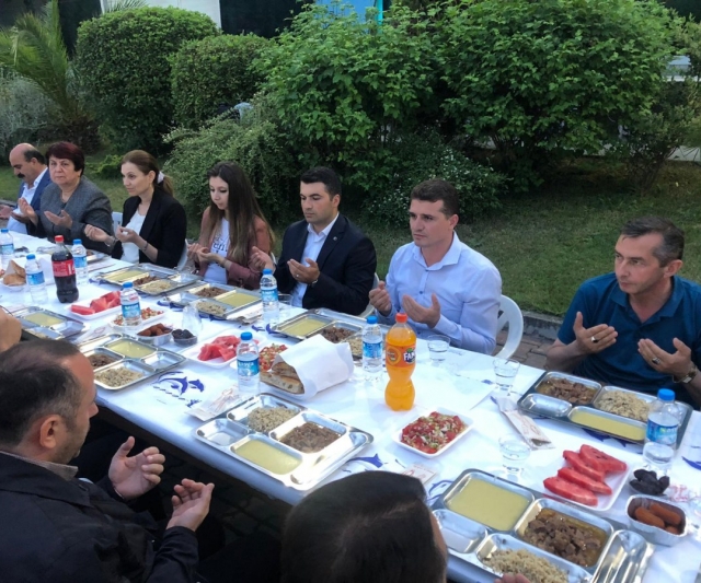 Çanakçı Ailesinin iftarında buluştular