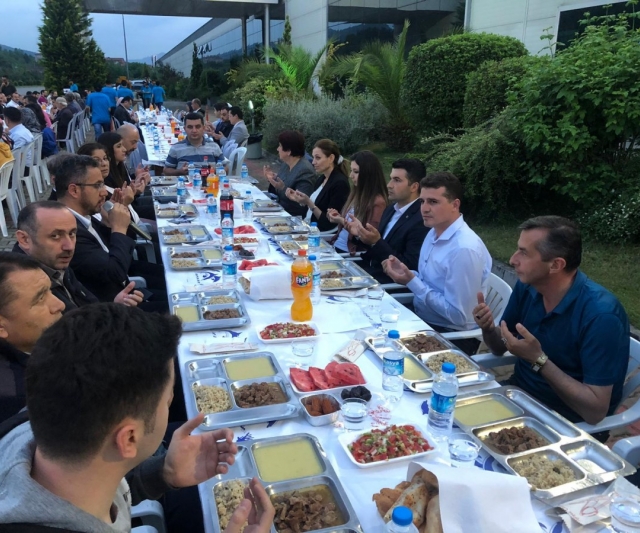 Çanakçı Ailesinin iftarında buluştular