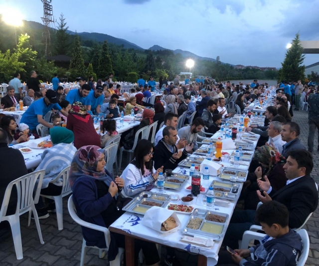 Çanakçı Ailesinin iftarında buluştular